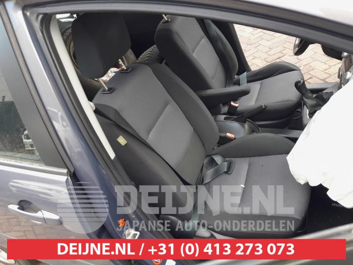 Mazda 5 2.0 CiDT 16V High Power Sloopvoertuig (2007, Grijs)