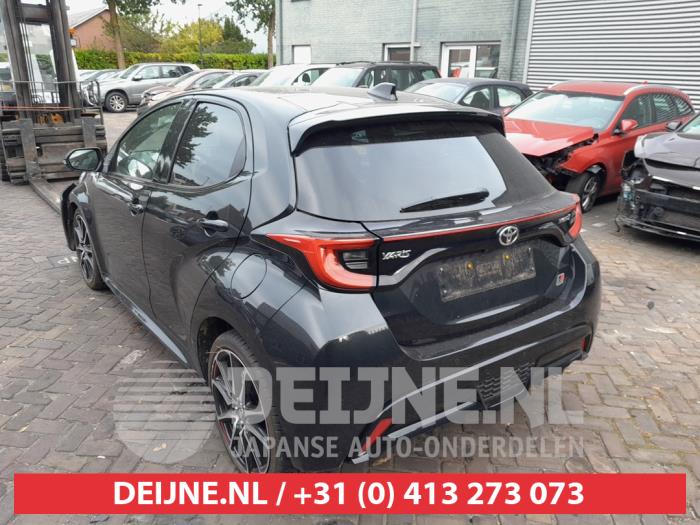 Toyota Yaris IV 1.5 12V Hybrid 115 Sloopvoertuig (2022, Zwart)