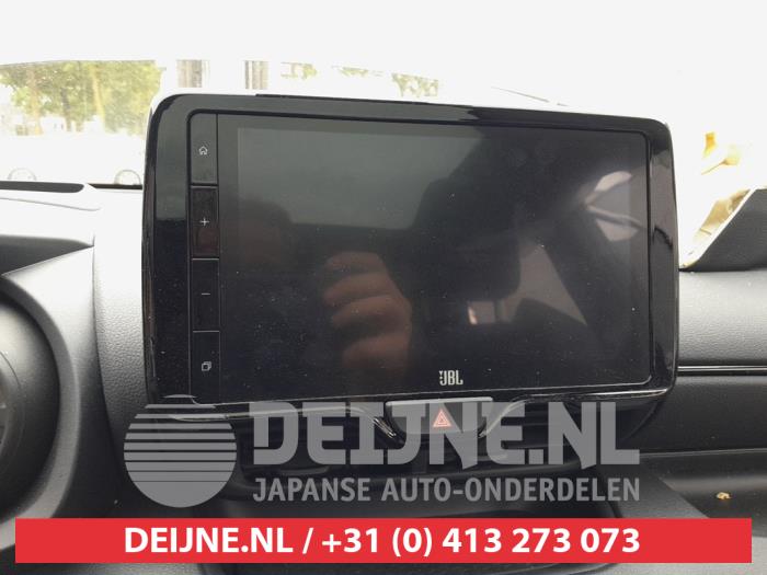 Toyota Yaris IV 1.5 12V Hybrid 115 Sloopvoertuig (2022, Zwart)