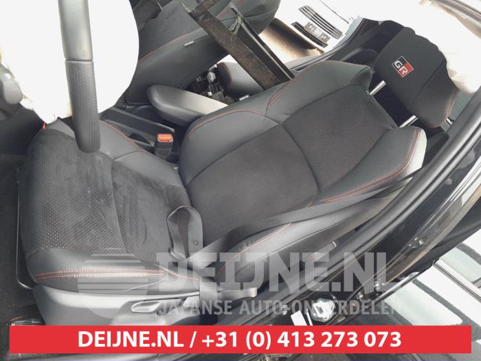 Toyota Yaris IV 1.5 12V Hybrid 115 Sloopvoertuig (2022, Zwart)