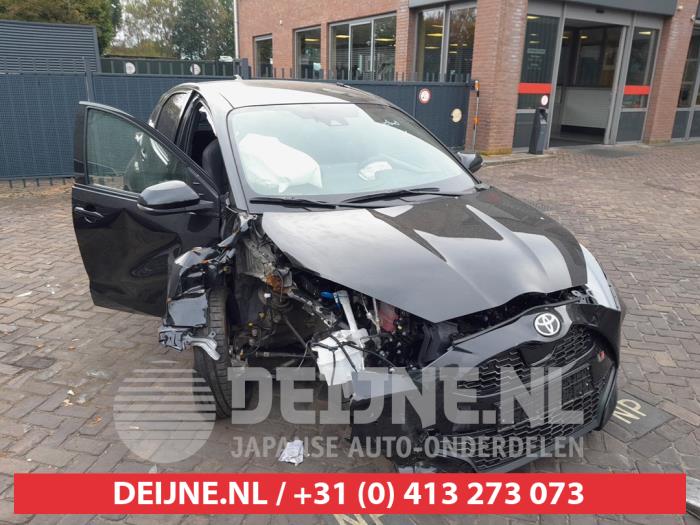Toyota Yaris IV 1.5 12V Hybrid 115 Sloopvoertuig (2022, Zwart)