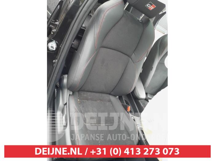 Toyota Yaris IV 1.5 12V Hybrid 115 Sloopvoertuig (2022, Zwart)