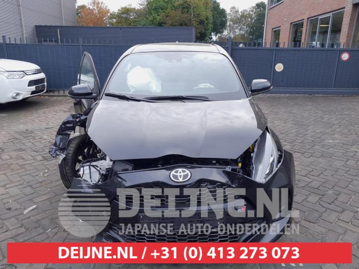 Toyota Yaris IV 1.5 12V Hybrid 115 Sloopvoertuig (2022, Zwart)