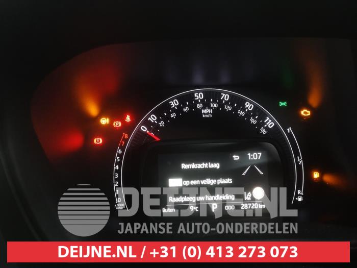 Toyota Aygo X 1.0 12V VVT-i Sloopvoertuig (2022, Zwart)