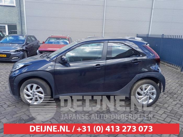 Toyota Aygo X 1.0 12V VVT-i Sloopvoertuig (2022, Zwart)