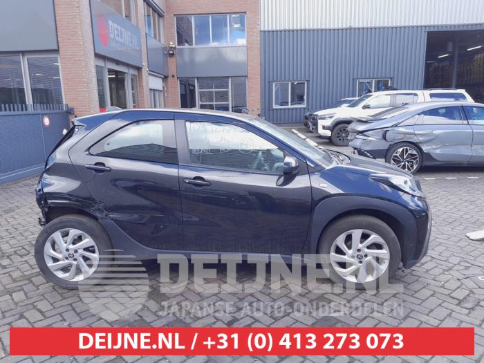 Toyota Aygo X 1.0 12V VVT-i Sloopvoertuig (2022, Zwart)