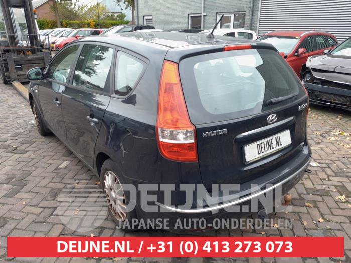 Hyundai i30 Crosswagon 1.4 CVVT 16V Sloopvoertuig (2010, Zwart)
