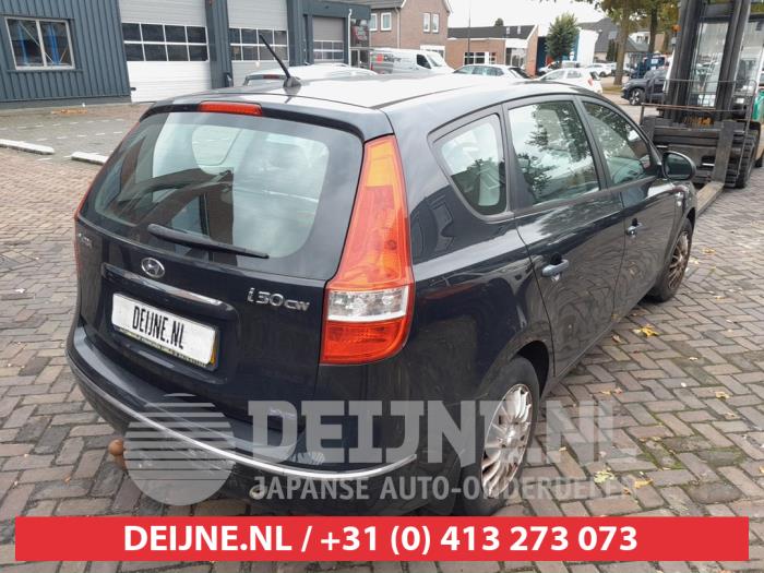 Hyundai i30 Crosswagon 1.4 CVVT 16V Sloopvoertuig (2010, Zwart)