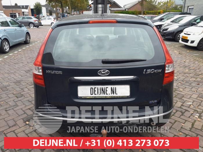 Hyundai i30 Crosswagon 1.4 CVVT 16V Sloopvoertuig (2010, Zwart)