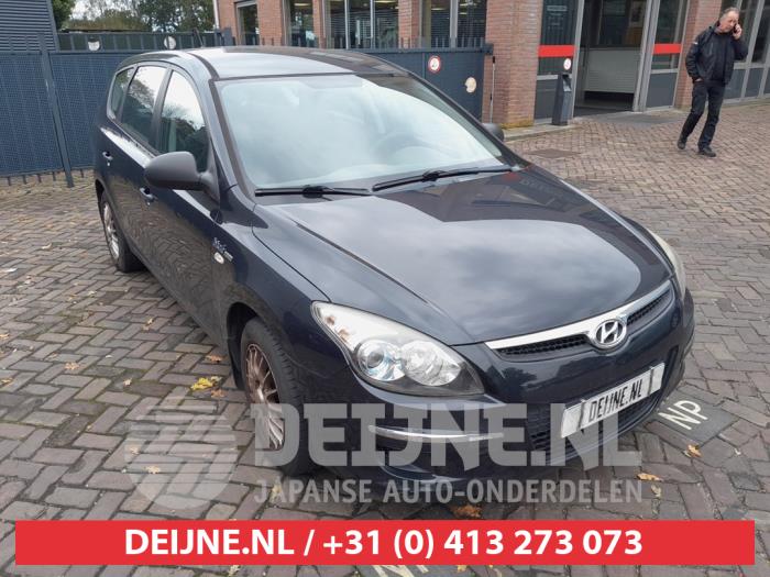 Hyundai i30 Crosswagon 1.4 CVVT 16V Sloopvoertuig (2010, Zwart)