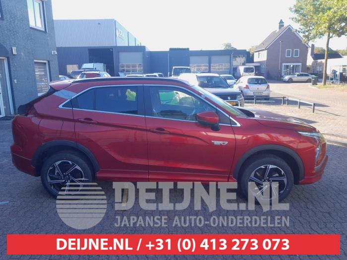 Mitsubishi Eclipse Cross 2.4 16V PHEV 4x4 Skrotfordon (2023, ROOD)