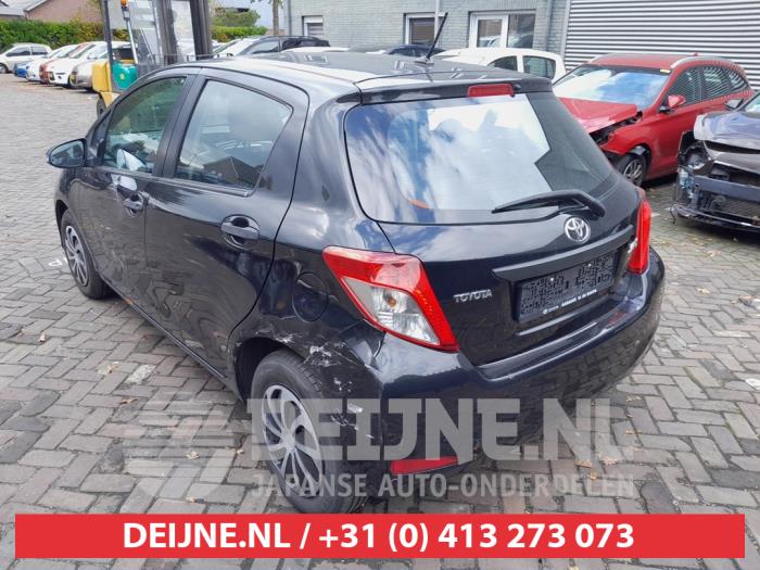 Toyota Yaris III 1.4 D-4D-F Skrotfordon (2011, ZWART)