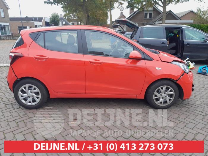 Hyundai i10 1.0 12V Skrotfordon (2019, ROOD)