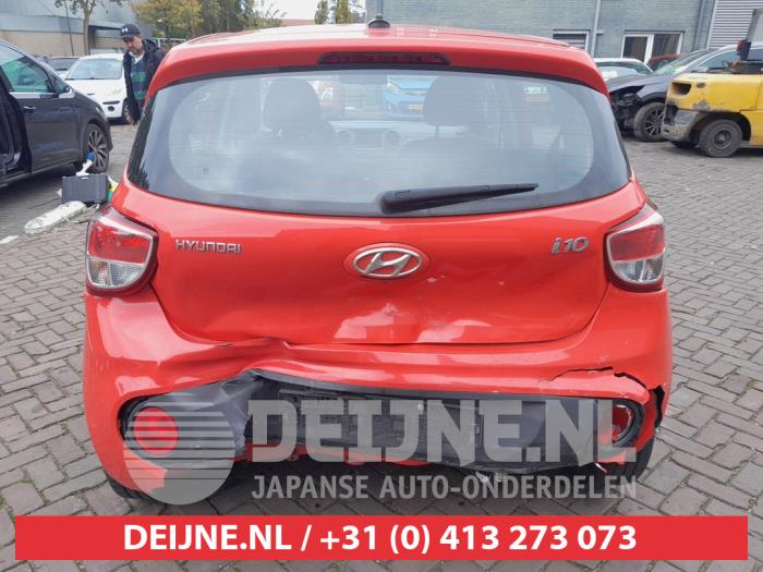 Hyundai i10 1.0 12V Skrotfordon (2019, ROOD)