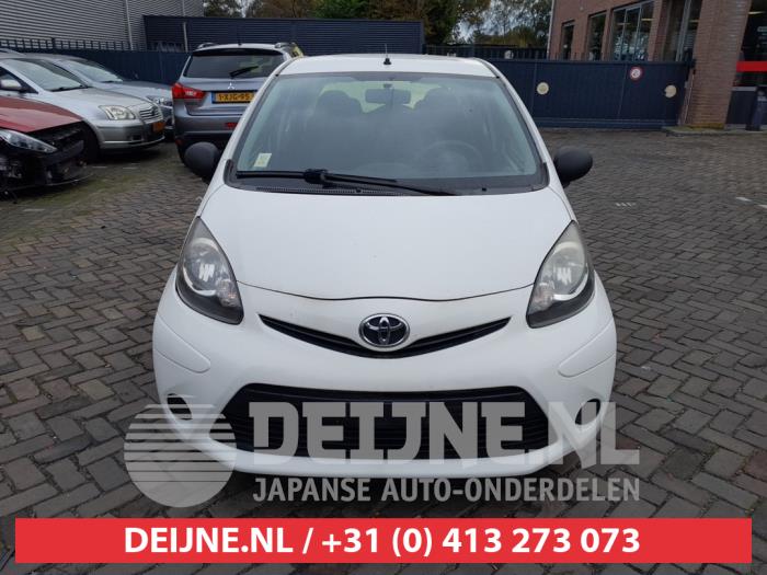 Toyota Aygo 1.0 12V VVT-i Skrotfordon (2013, WIT)