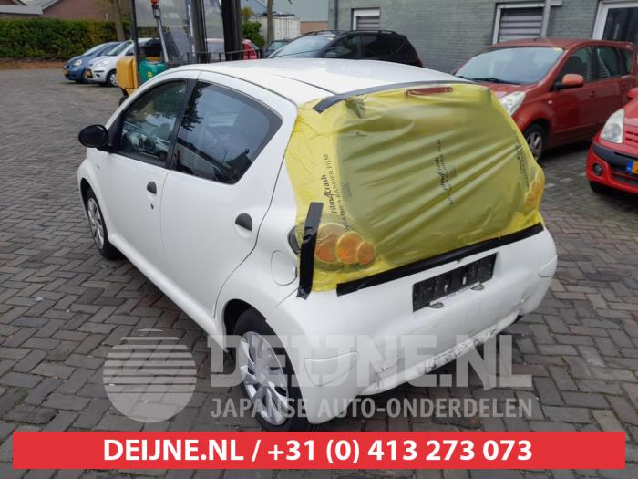 Toyota Aygo 1.0 12V VVT-i Skrotfordon (2013, WIT)