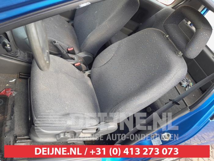 Suzuki Ignis J. 99- Sloopvoertuig (2002, Blauw)