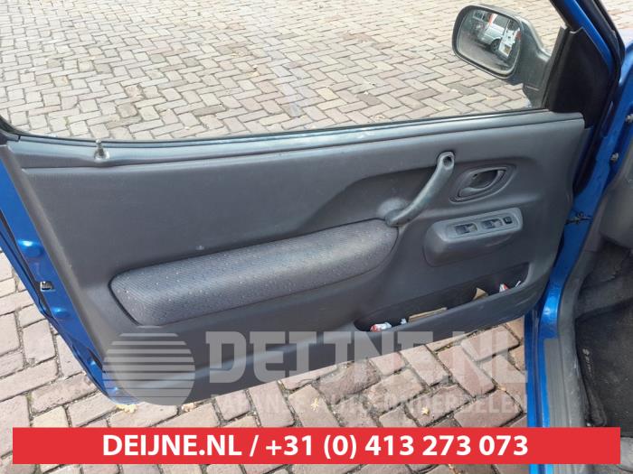 Suzuki Ignis J. 99- Sloopvoertuig (2002, Blauw)