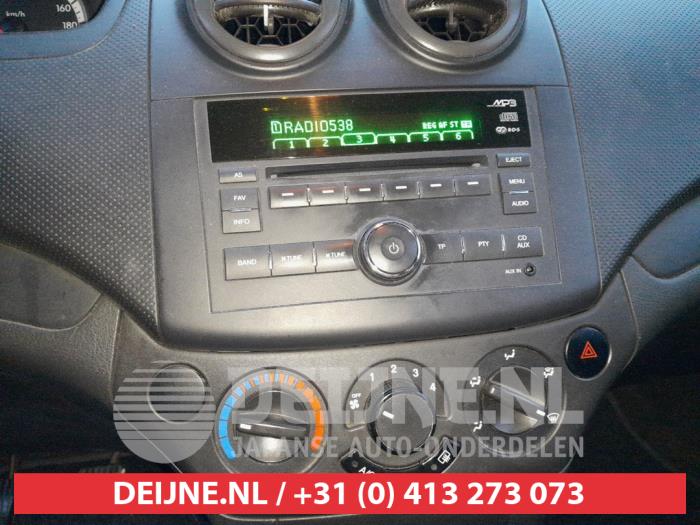 Chevrolet Aveo 1.4 16V LS Samochód złomowany (2009, Czerwony)