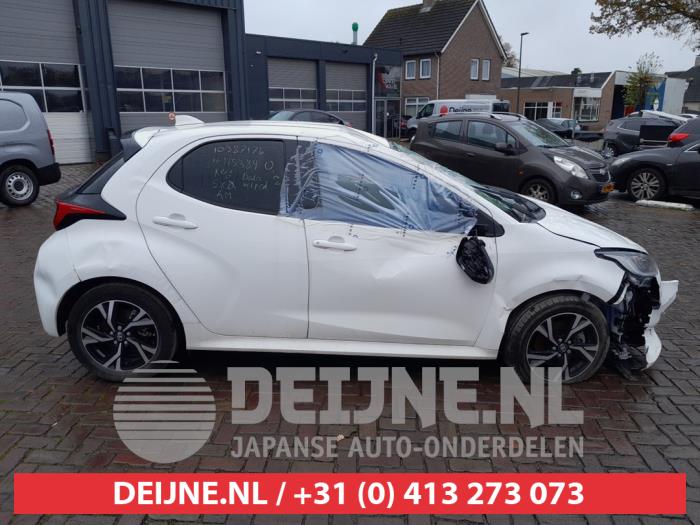 Toyota Yaris IV 1.5 12V Hybrid 115 Sloopvoertuig (2024, Wit)