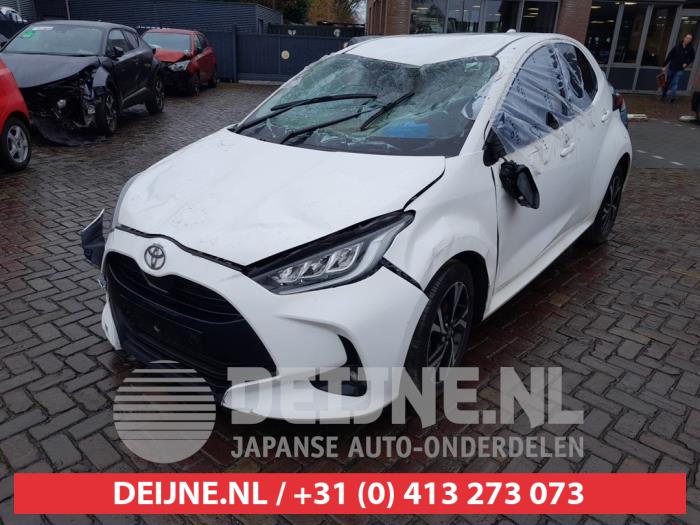 Toyota Yaris IV 1.5 12V Hybrid 115 Sloopvoertuig (2024, Wit)