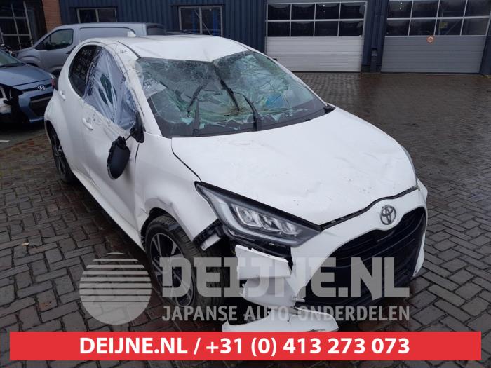 Toyota Yaris IV 1.5 12V Hybrid 115 Sloopvoertuig (2024, Wit)