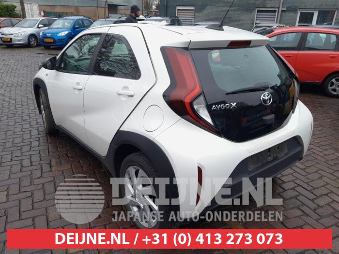 Toyota Aygo X 1.0 12V VVT-i Samochód złomowany (2022, Bialy)