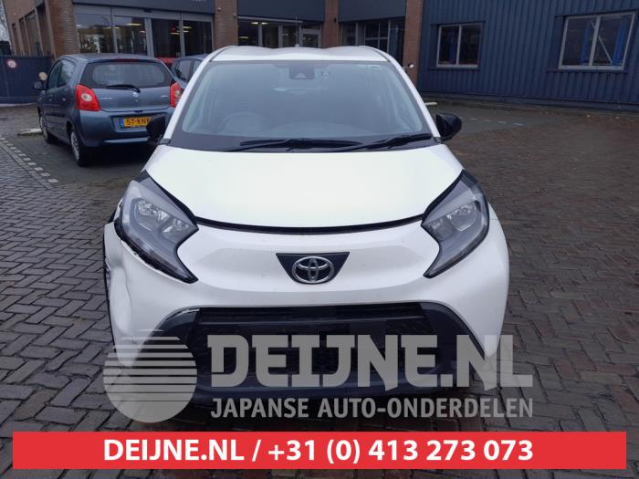 Toyota Aygo X 1.0 12V VVT-i Samochód złomowany (2022, Bialy)