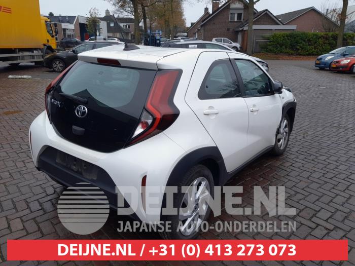 Toyota Aygo X 1.0 12V VVT-i Samochód złomowany (2022, Bialy)