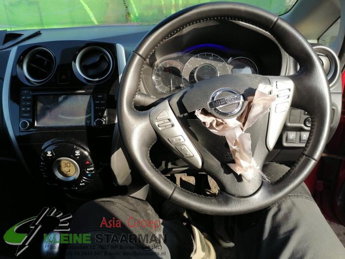 Nissan Note 1.2 DIG-S 98 Sloopvoertuig (2015, Donker, Rood)