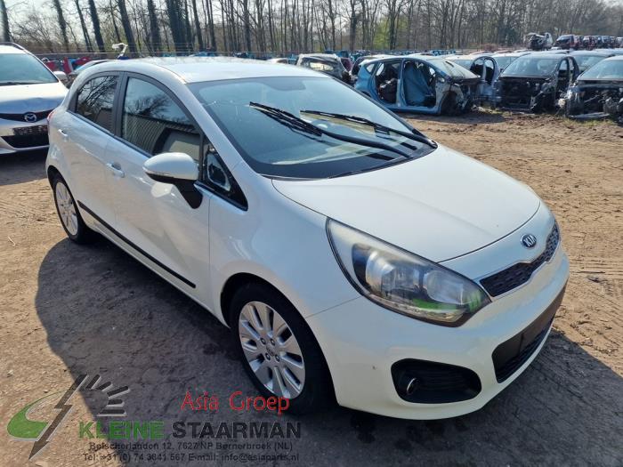 Kia Rio III 1.2 CVVT 16V Sloopvoertuig (2013, Wit)