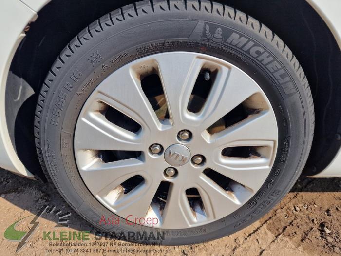 Kia Rio III 1.2 CVVT 16V Sloopvoertuig (2013, Wit)