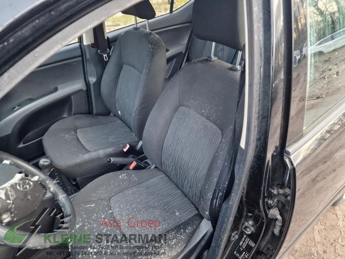 Hyundai i10 1.2i 16V Sloopvoertuig (2011, Zwart)