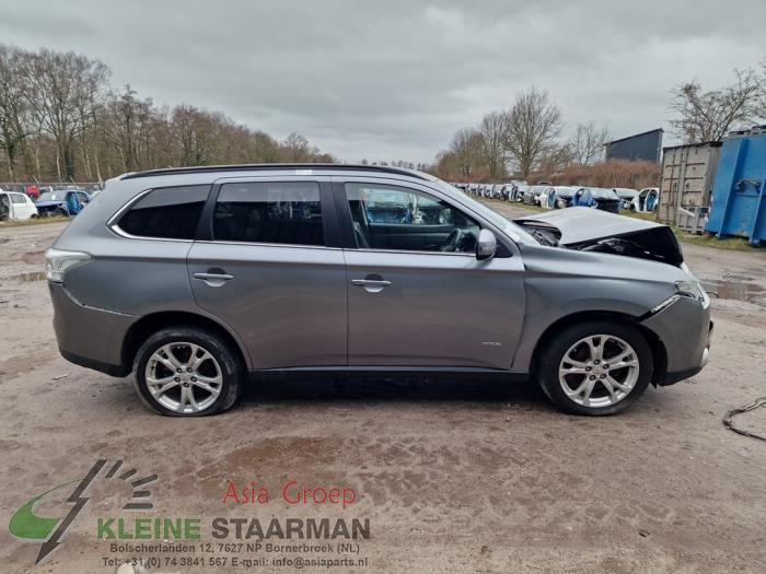 Mitsubishi Outlander 2.2 DI-D 16V Clear Tec 4x4 Sloopvoertuig (2013, Grijs)