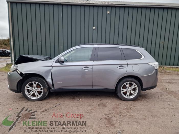 Mitsubishi Outlander 2.2 DI-D 16V Clear Tec 4x4 Sloopvoertuig (2013, Grijs)