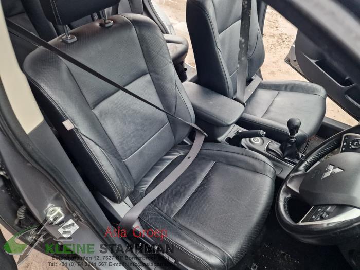 Mitsubishi Outlander 2.2 DI-D 16V Clear Tec 4x4 Sloopvoertuig (2013, Grijs)