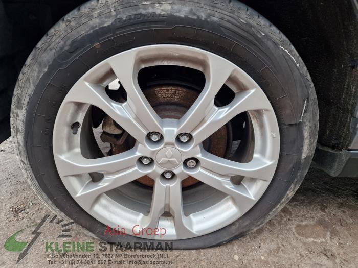 Mitsubishi Outlander 2.2 DI-D 16V Clear Tec 4x4 Sloopvoertuig (2013, Grijs)