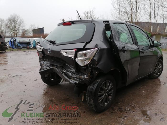 Toyota Yaris III 1.5 16V Hybrid Sloopvoertuig (2019, Grijs)