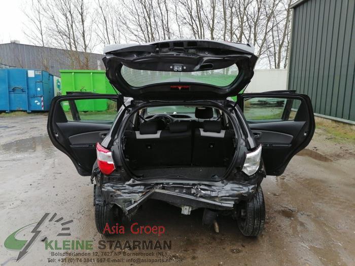 Toyota Yaris III 1.5 16V Hybrid Sloopvoertuig (2019, Grijs)