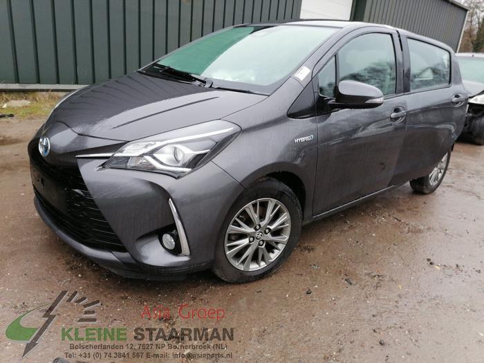 Toyota Yaris III 1.5 16V Hybrid Sloopvoertuig (2019, Grijs)
