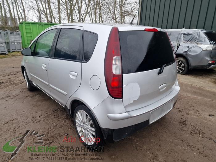 Mitsubishi Colt 1.3 16V Skrotfordon (2008, GRIJS)