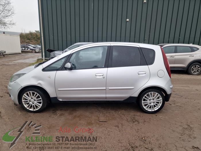 Mitsubishi Colt 1.3 16V Skrotfordon (2008, GRIJS)