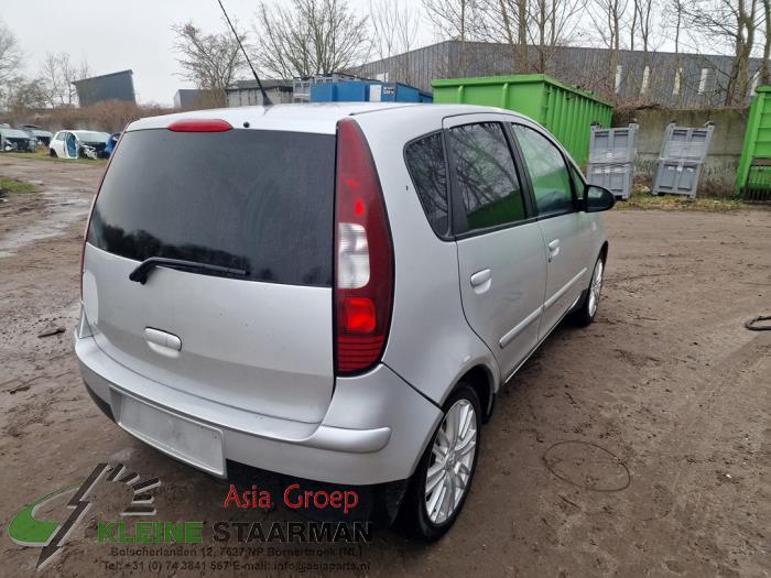 Mitsubishi Colt 1.3 16V Skrotfordon (2008, GRIJS)