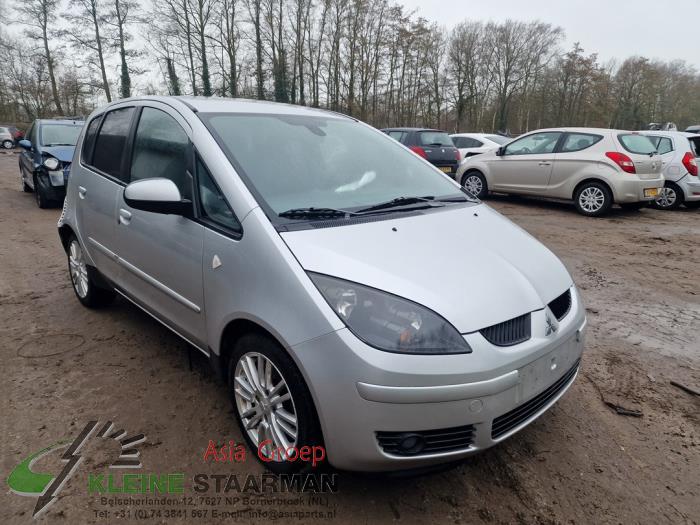 Mitsubishi Colt 1.3 16V Skrotfordon (2008, GRIJS)