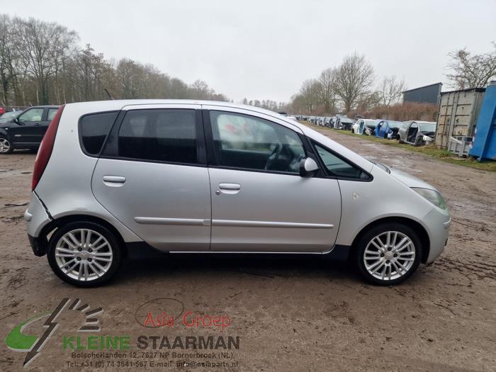 Mitsubishi Colt 1.3 16V Skrotfordon (2008, GRIJS)
