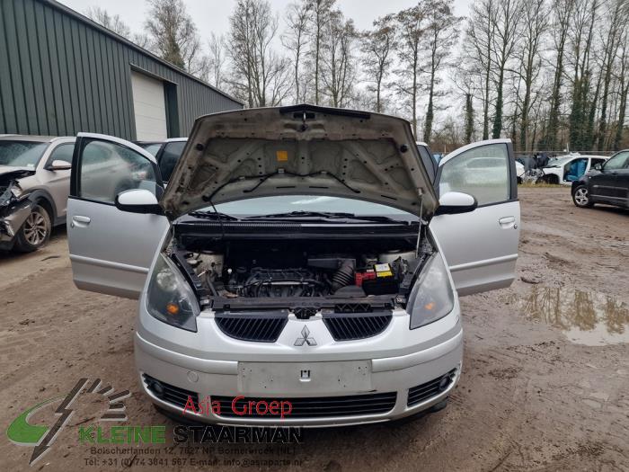 Mitsubishi Colt 1.3 16V Skrotfordon (2008, GRIJS)