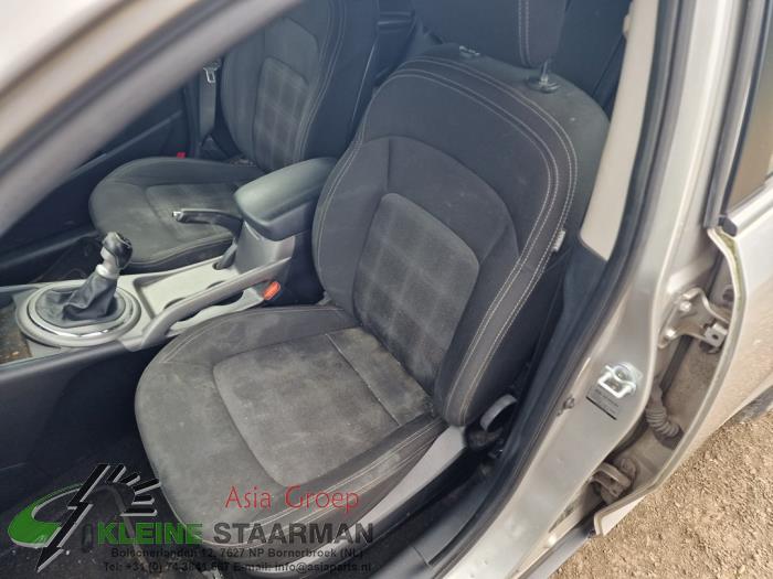 Kia Sportage 1.6 GDI 16V 4x2 Samochód złomowany (2015, Szary)