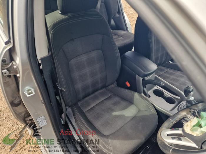 Kia Sportage 1.6 GDI 16V 4x2 Samochód złomowany (2015, Szary)