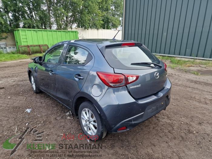 Mazda 2 1.5 SkyActiv-G 90 Samochód złomowany (2016, Ciemny, Szary)