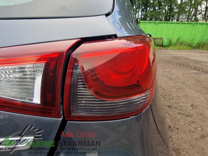 Mazda 2 1.5 SkyActiv-G 90 Samochód złomowany (2016, Ciemny, Szary)